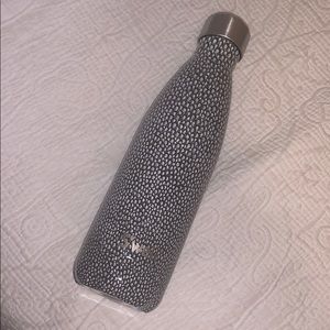swell water bottle